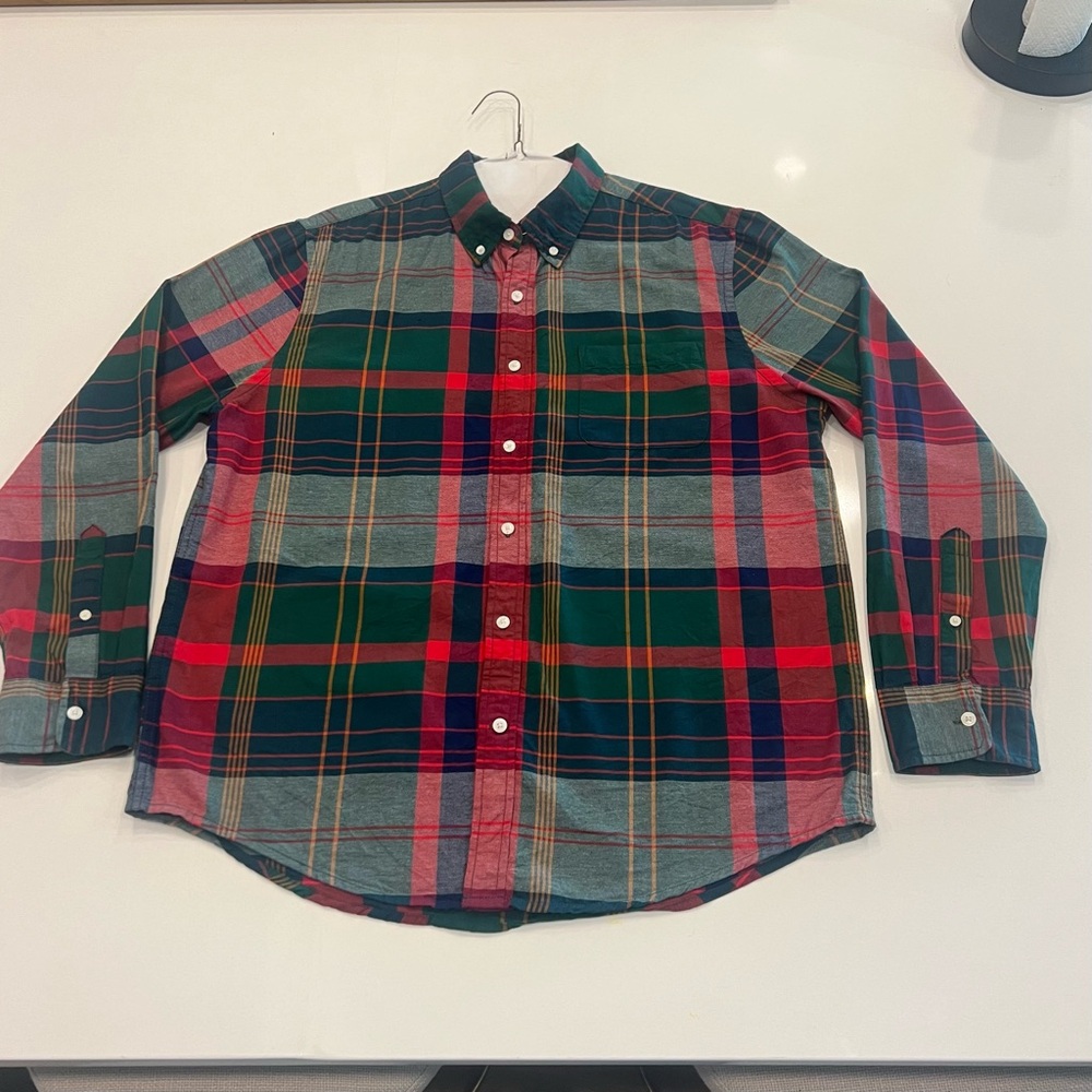 Men’s St John’s Bay Green and Red Plaid Button Down Shirt